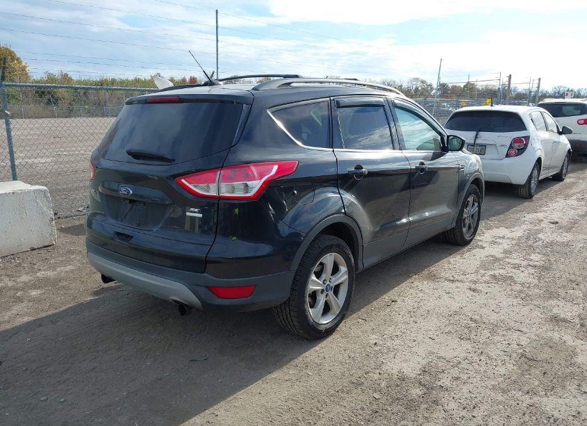 Photo 4 of 2013 Ford Escape SE (VIN 1FMCU9G98DUB03896)