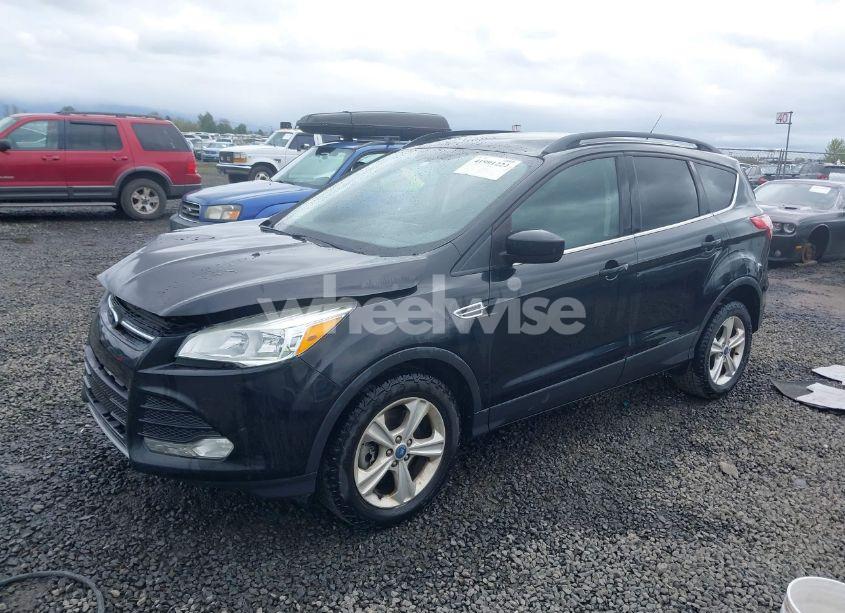 Photo 2 of 2015 Ford Escape SE (VIN 1FMCU9G98FUA26059)