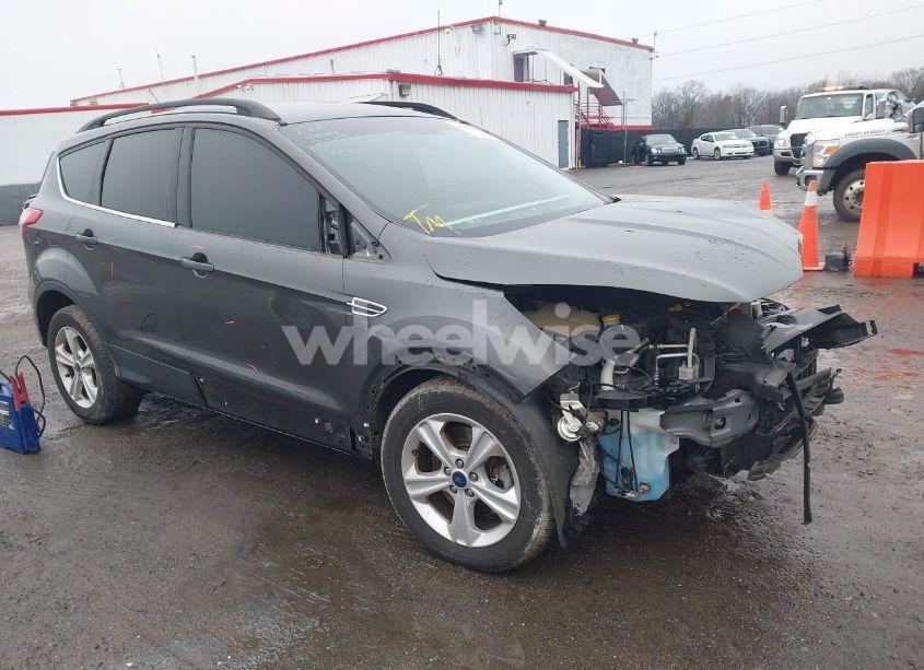 2016 Ford Escape SE (VIN 1FMCU9G98GUA92211) main photo