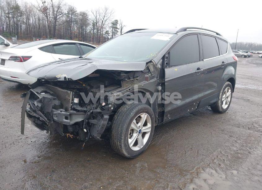 Photo 2 of 2016 Ford Escape SE (VIN 1FMCU9G98GUA92211)