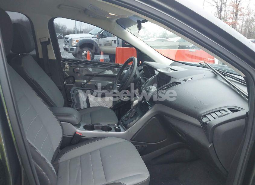 Photo 5 of 2016 Ford Escape SE (VIN 1FMCU9G98GUA92211)