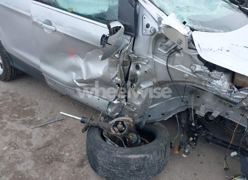 Photo 11 of 2016 Ford Escape SE (VIN 1FMCU9G98GUB42623)