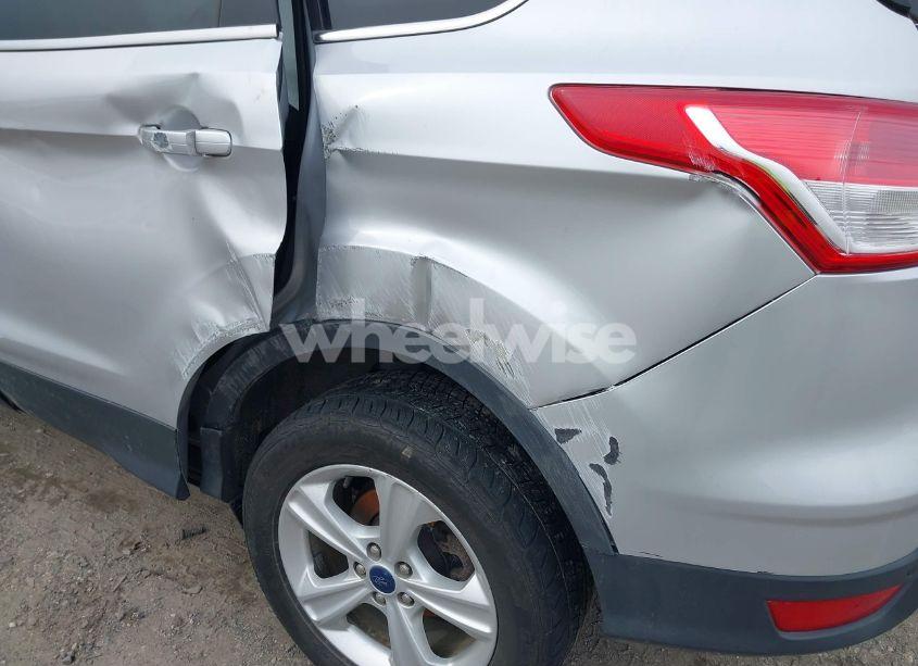 Photo 13 of 2016 Ford Escape SE (VIN 1FMCU9G98GUB42623)