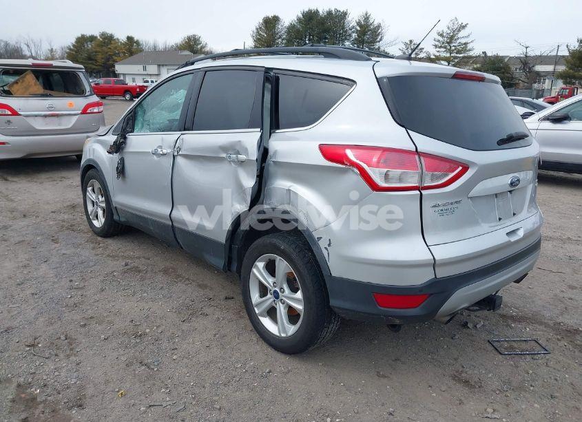 Photo 3 of 2016 Ford Escape SE (VIN 1FMCU9G98GUB42623)