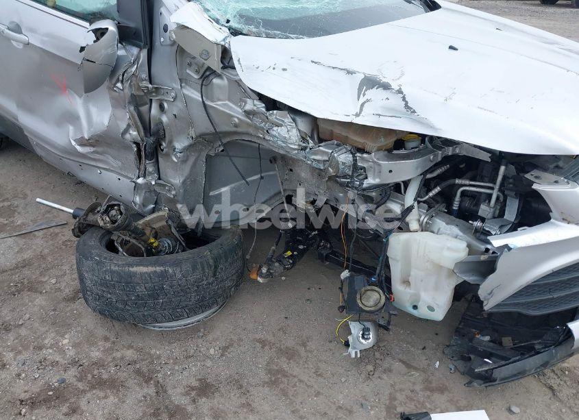 Photo 6 of 2016 Ford Escape SE (VIN 1FMCU9G98GUB42623)