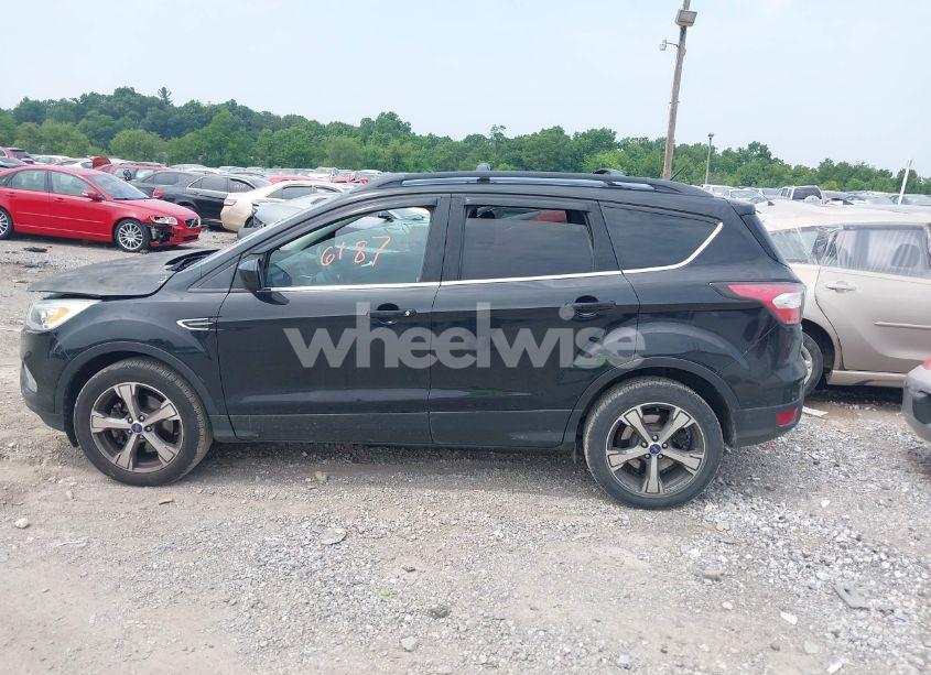 Photo 14 of 2017 Ford Escape SE (VIN 1FMCU9G98HUA98558)