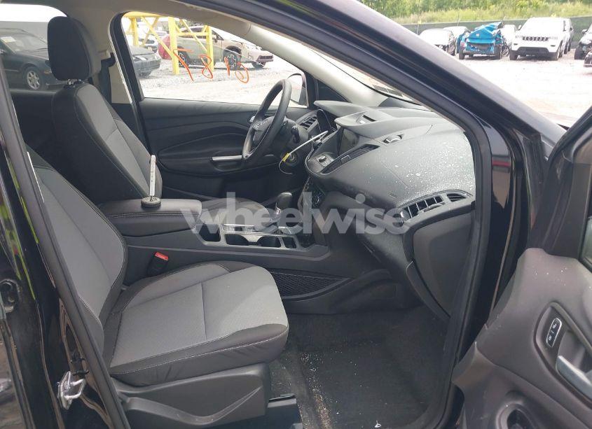 Photo 5 of 2017 Ford Escape SE (VIN 1FMCU9G98HUA98558)