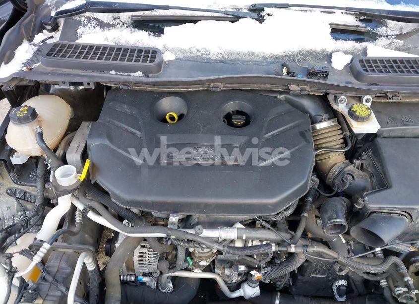 Photo 10 of 2017 Ford Escape SE (VIN 1FMCU9G98HUB94044)