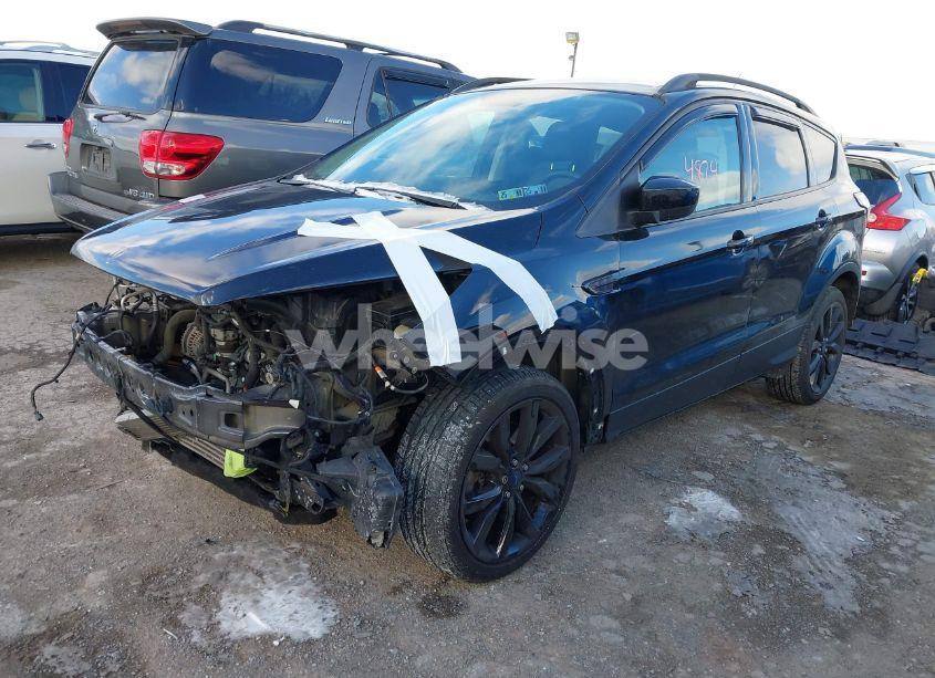 Photo 2 of 2017 Ford Escape SE (VIN 1FMCU9G98HUB94044)