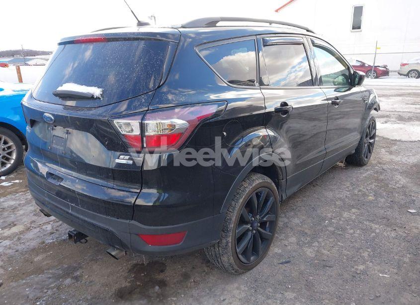 Photo 4 of 2017 Ford Escape SE (VIN 1FMCU9G98HUB94044)