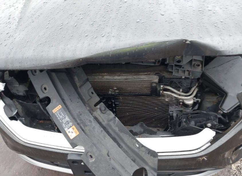 Photo 10 of 2017 Ford Escape SE (VIN 1FMCU9G98HUE44401)