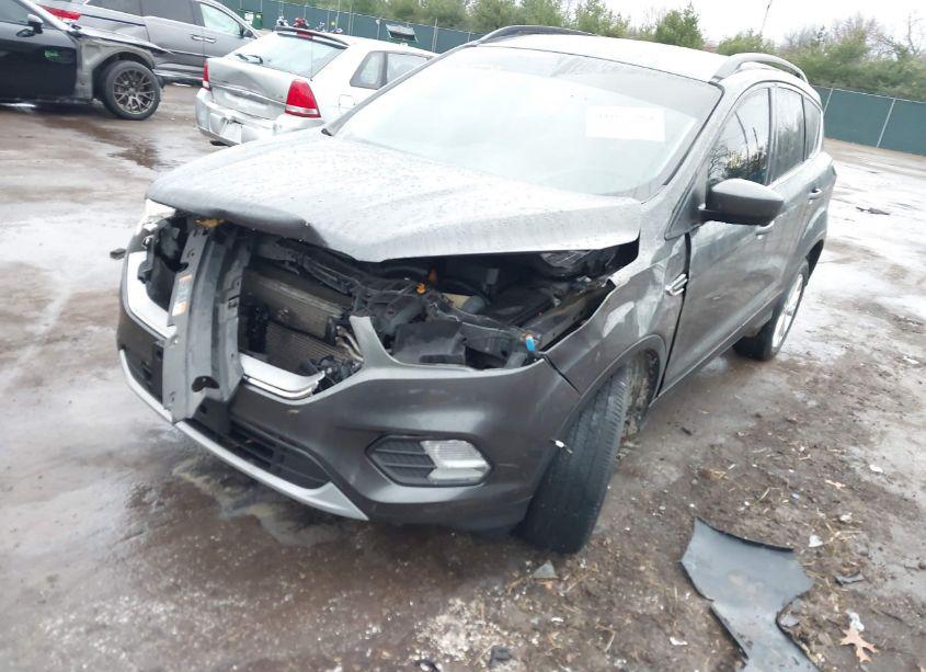 Photo 2 of 2017 Ford Escape SE (VIN 1FMCU9G98HUE44401)