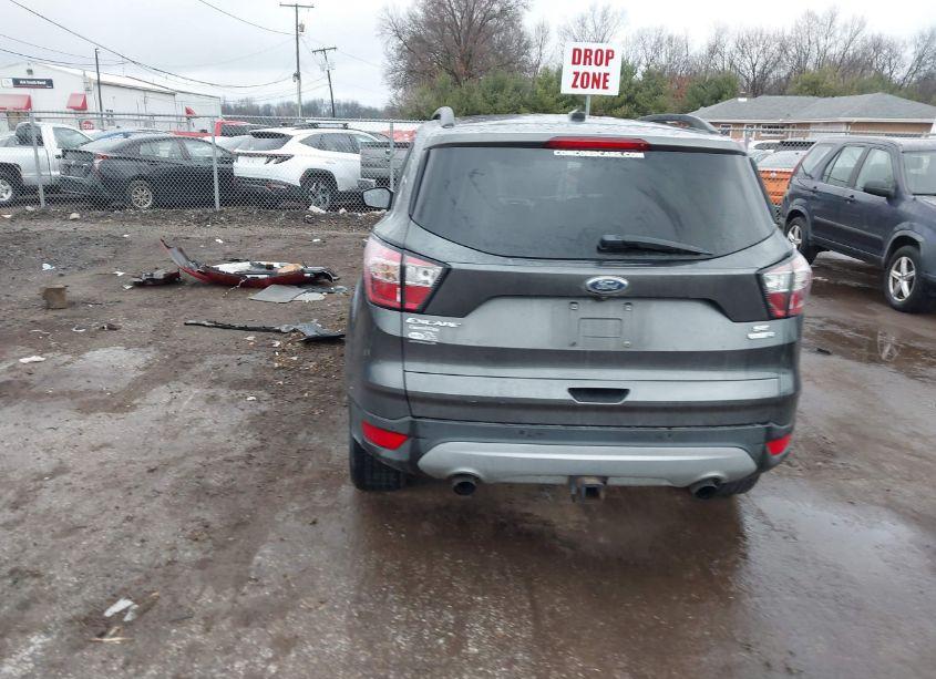 Photo 3 of 2017 Ford Escape SE (VIN 1FMCU9G98HUE44401)