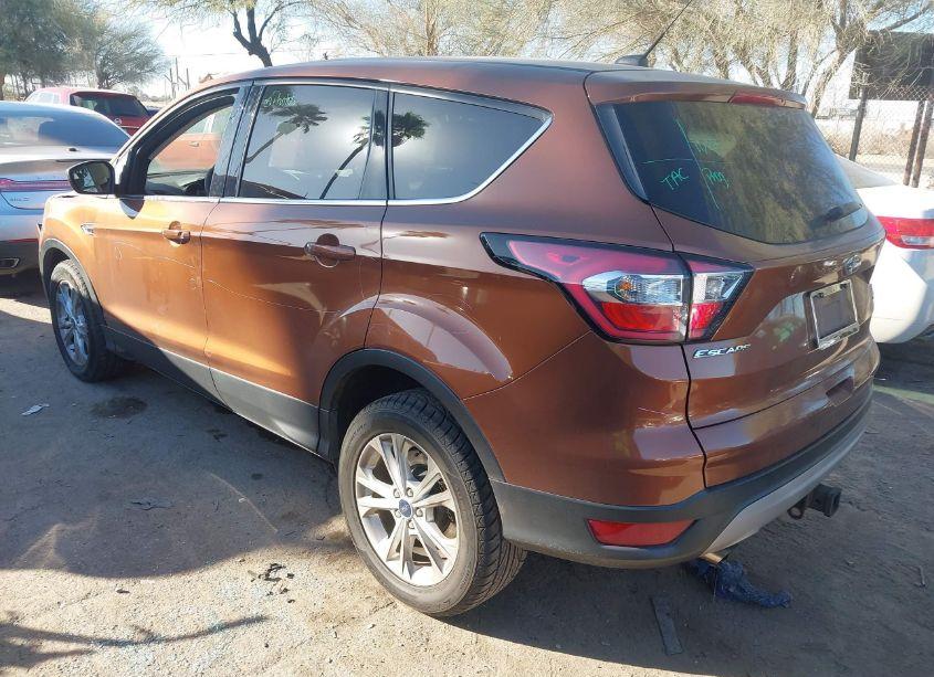 Photo 3 of 2017 Ford Escape SE (VIN 1FMCU9G98HUF11157)