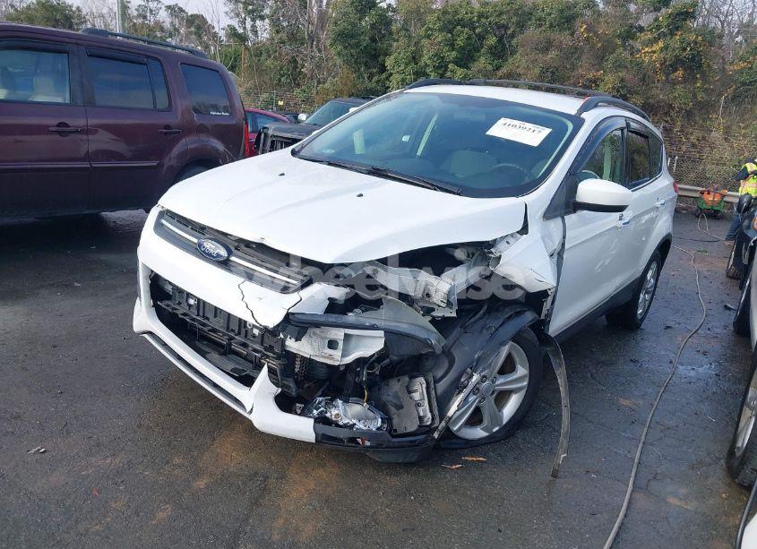 Photo 2 of 2013 Ford Escape SE (VIN 1FMCU9G99DUC01819)