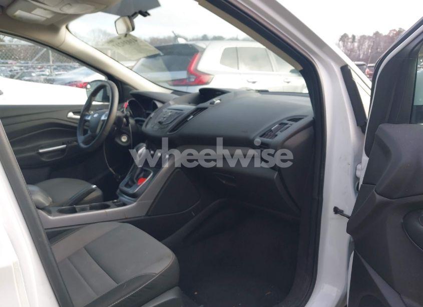 Photo 5 of 2013 Ford Escape SE (VIN 1FMCU9G99DUC01819)