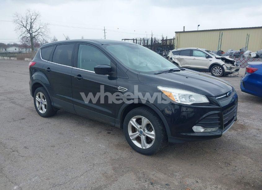2013 Ford Escape SE (VIN 1FMCU9G99DUC22833) main photo