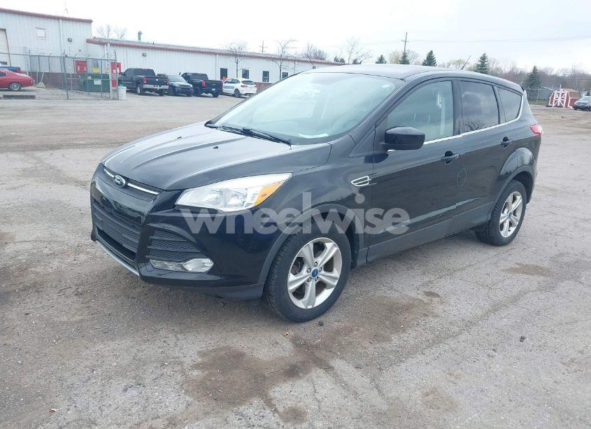 Photo 2 of 2013 Ford Escape SE (VIN 1FMCU9G99DUC22833)