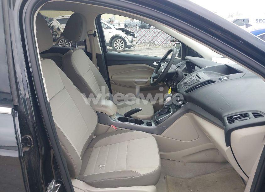 Photo 5 of 2013 Ford Escape SE (VIN 1FMCU9G99DUC22833)