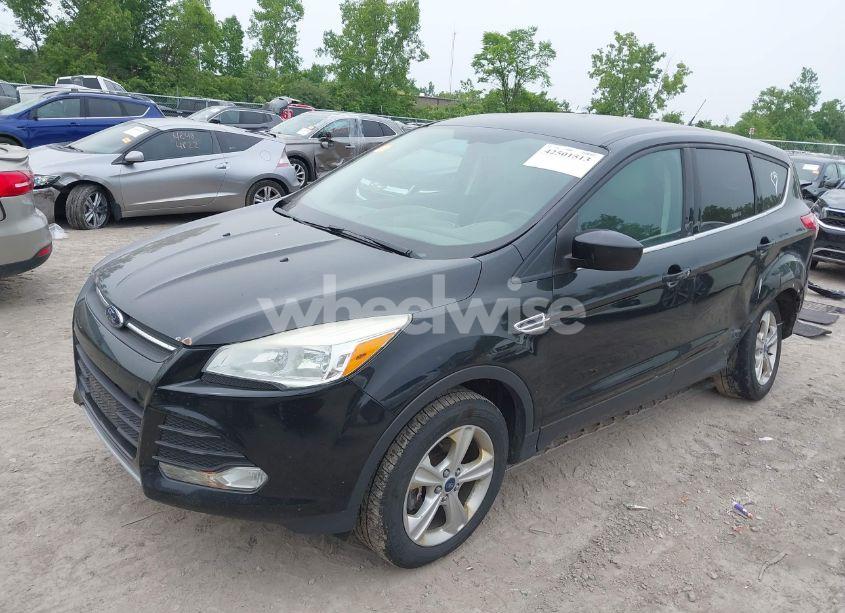 Photo 2 of 2013 Ford Escape SE (VIN 1FMCU9G99DUC90792)
