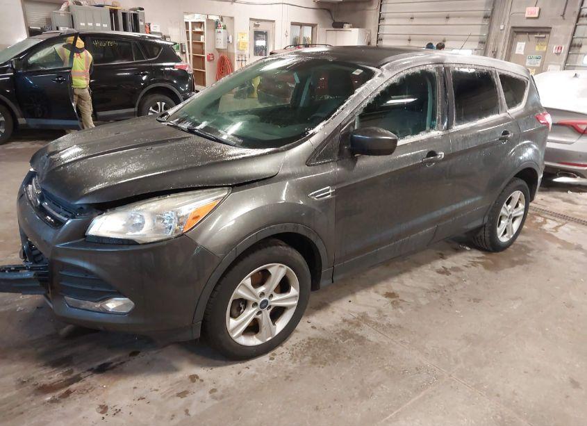 Photo 2 of 2015 Ford Escape SE (VIN 1FMCU9G99FUC81075)