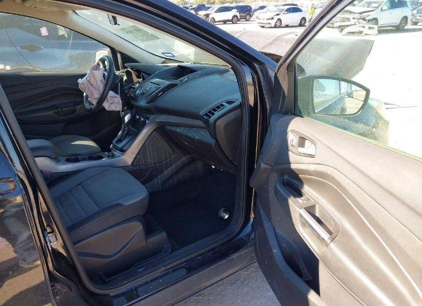 Photo 5 of 2016 Ford Escape SE (VIN 1FMCU9G99GUA29490)