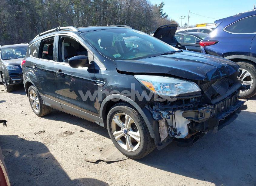 2016 Ford Escape SE (VIN 1FMCU9G99GUB02776) main photo