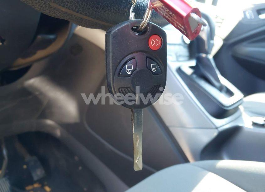 Photo 11 of 2016 Ford Escape SE (VIN 1FMCU9G99GUB02776)