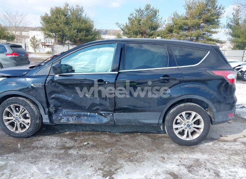 Photo 14 of 2017 Ford Escape SE (VIN 1FMCU9G99HUA24906)