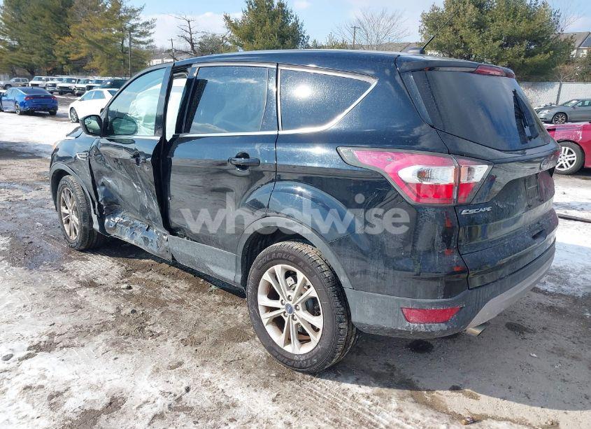 Photo 3 of 2017 Ford Escape SE (VIN 1FMCU9G99HUA24906)