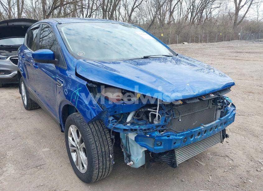 2017 Ford Escape SE (VIN 1FMCU9G99HUB00740) main photo