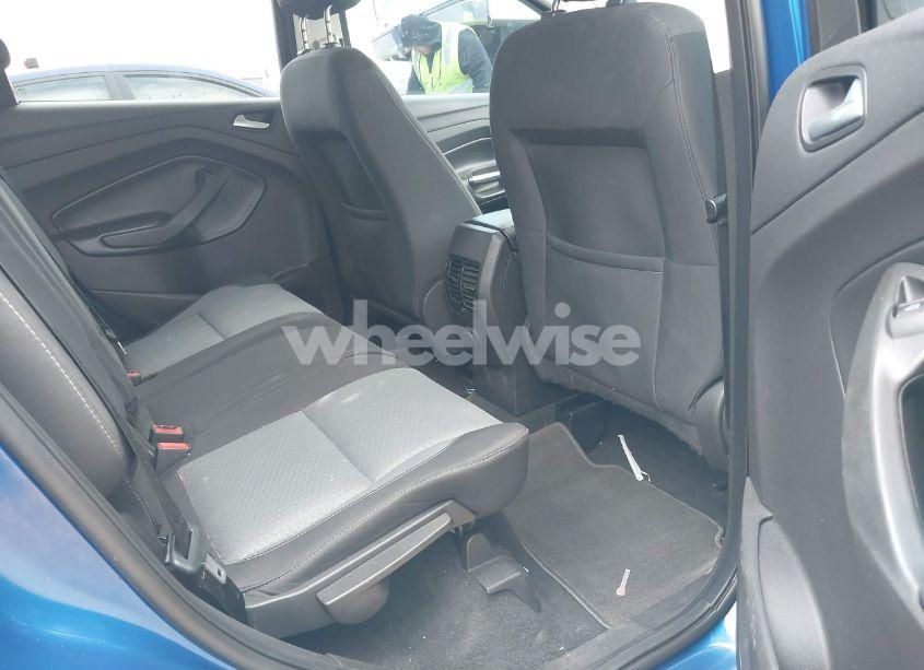 Photo 5 of 2017 Ford Escape SE (VIN 1FMCU9G99HUB00740)