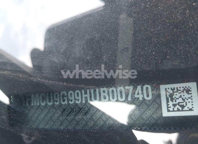 Photo 9 of 2017 Ford Escape SE (VIN 1FMCU9G99HUB00740)