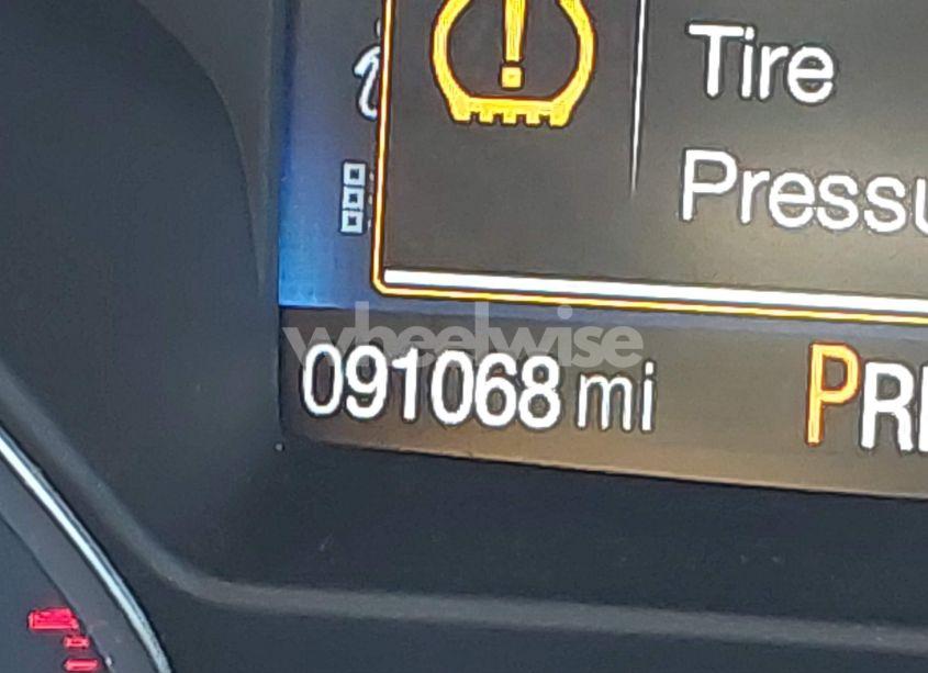 Photo 15 of 2017 Ford Escape SE (VIN 1FMCU9G99HUB16372)