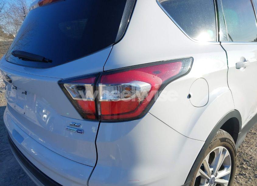 Photo 19 of 2017 Ford Escape SE (VIN 1FMCU9G99HUB16372)