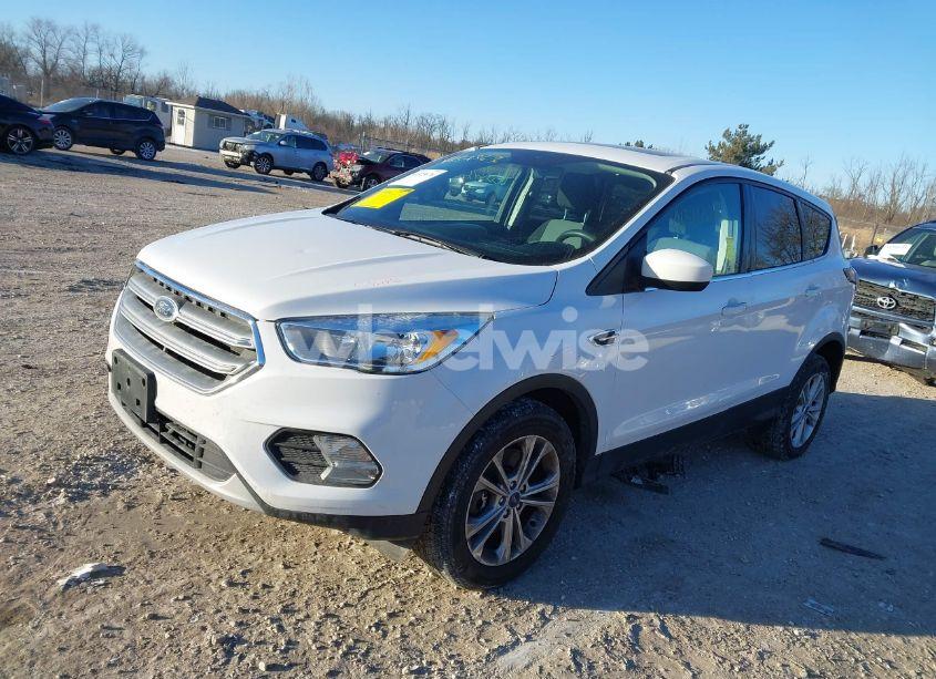 Photo 2 of 2017 Ford Escape SE (VIN 1FMCU9G99HUB16372)