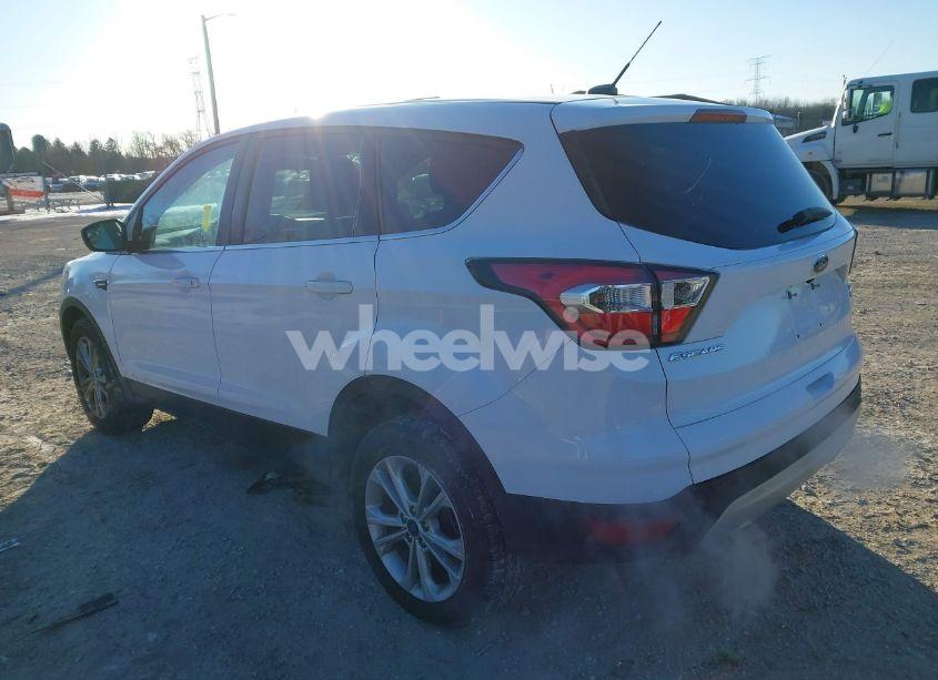 Photo 3 of 2017 Ford Escape SE (VIN 1FMCU9G99HUB16372)