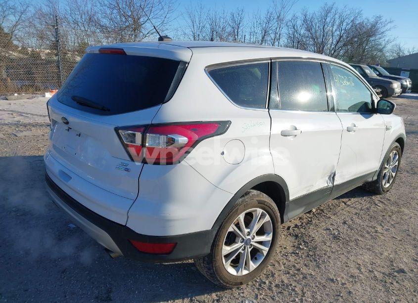 Photo 4 of 2017 Ford Escape SE (VIN 1FMCU9G99HUB16372)