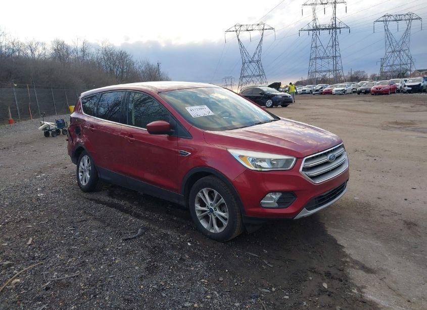 2017 Ford Escape SE (VIN 1FMCU9G99HUB35150) main photo