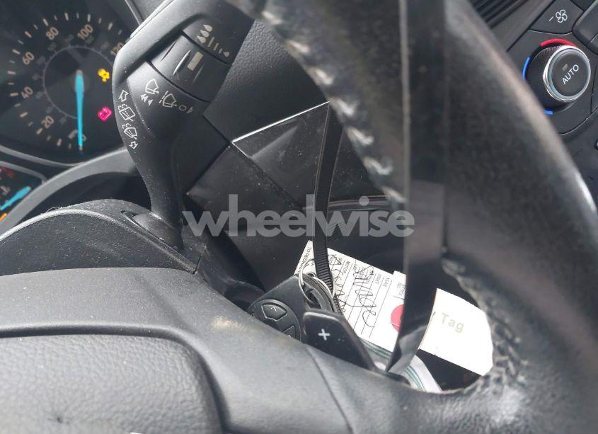 Photo 11 of 2017 Ford Escape SE (VIN 1FMCU9G99HUB71453)