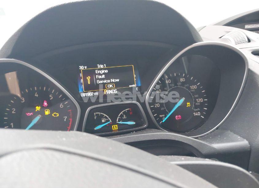 Photo 15 of 2017 Ford Escape SE (VIN 1FMCU9G99HUB71453)