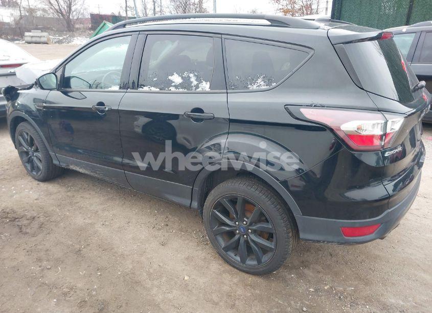 Photo 3 of 2017 Ford Escape SE (VIN 1FMCU9G99HUB71453)