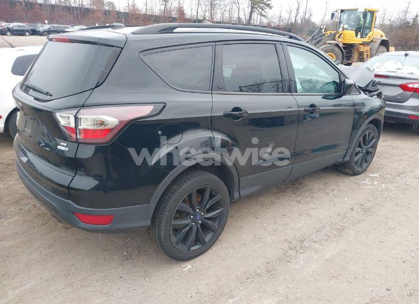 Photo 4 of 2017 Ford Escape SE (VIN 1FMCU9G99HUB71453)