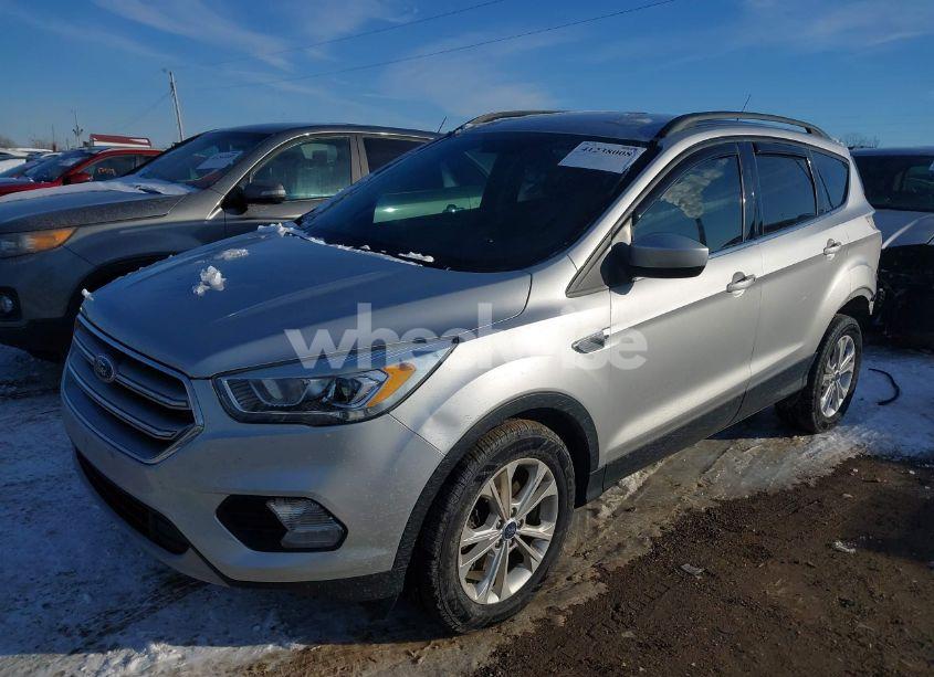 Photo 2 of 2017 Ford Escape SE (VIN 1FMCU9G99HUB77124)