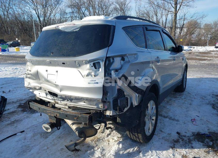 Photo 4 of 2017 Ford Escape SE (VIN 1FMCU9G99HUB77124)