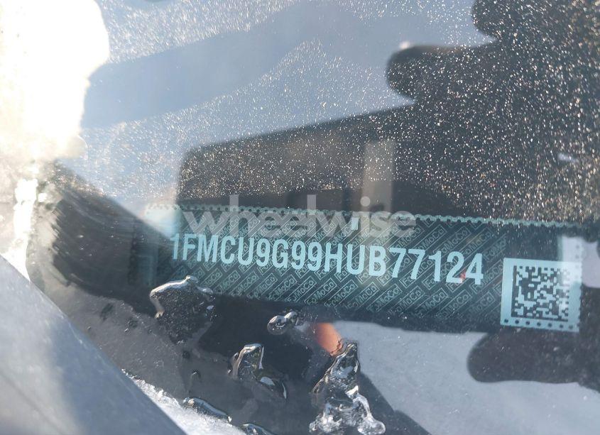 Photo 9 of 2017 Ford Escape SE (VIN 1FMCU9G99HUB77124)