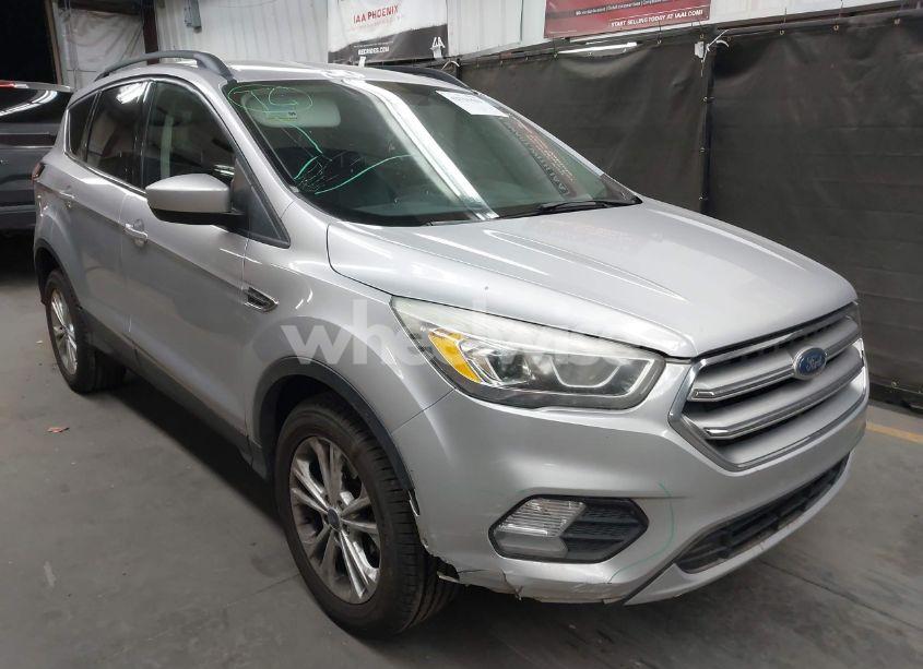 2017 Ford Escape SE (VIN 1FMCU9G99HUB91699) main photo