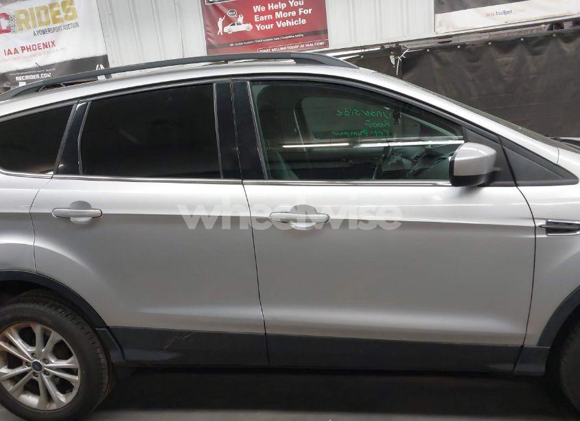 Photo 13 of 2017 Ford Escape SE (VIN 1FMCU9G99HUB91699)