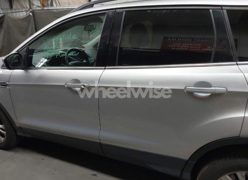 Photo 14 of 2017 Ford Escape SE (VIN 1FMCU9G99HUB91699)