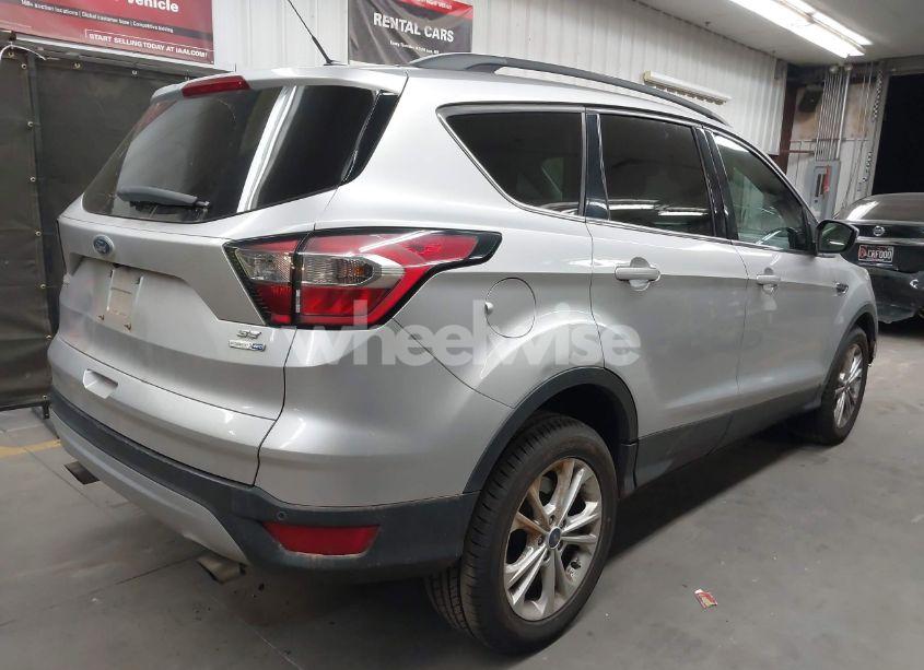 Photo 4 of 2017 Ford Escape SE (VIN 1FMCU9G99HUB91699)